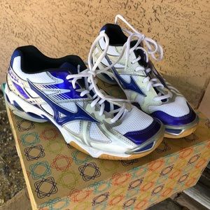 Mizuno Athletic Shoes Size W10